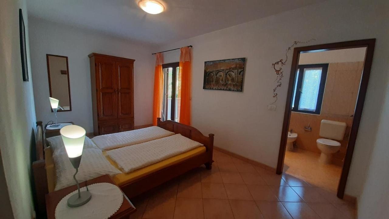 Villa Linet Funtana Ngoại thất bức ảnh
