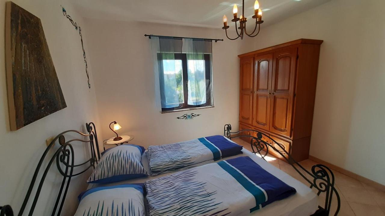 Villa Linet Funtana Ngoại thất bức ảnh