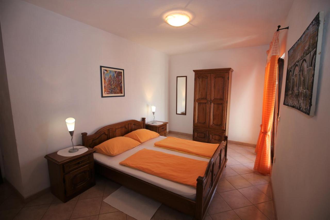 Villa Linet Funtana Ngoại thất bức ảnh