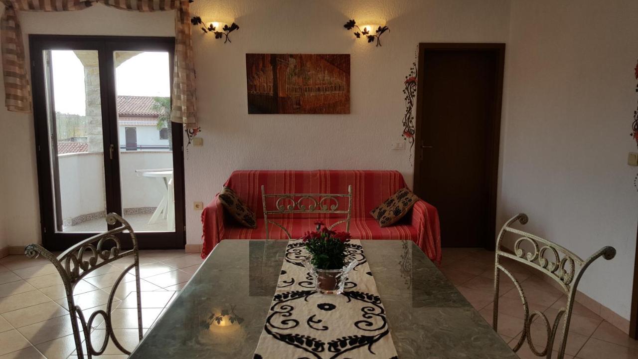 Villa Linet Funtana Ngoại thất bức ảnh