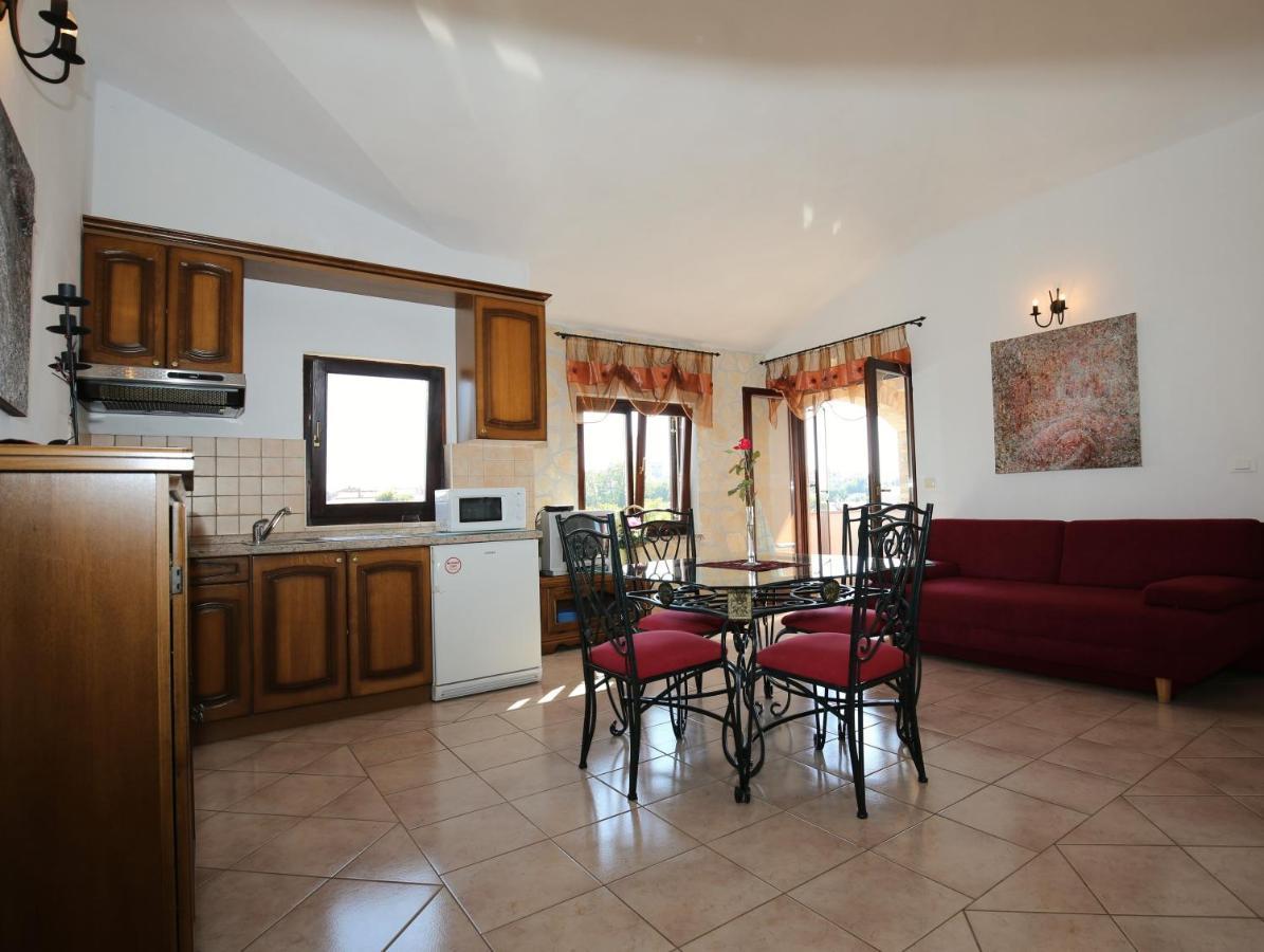 Villa Linet Funtana Ngoại thất bức ảnh