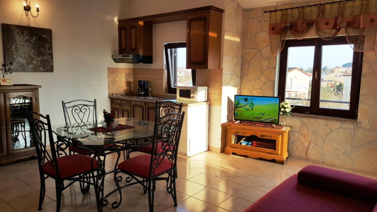 Villa Linet Funtana Ngoại thất bức ảnh