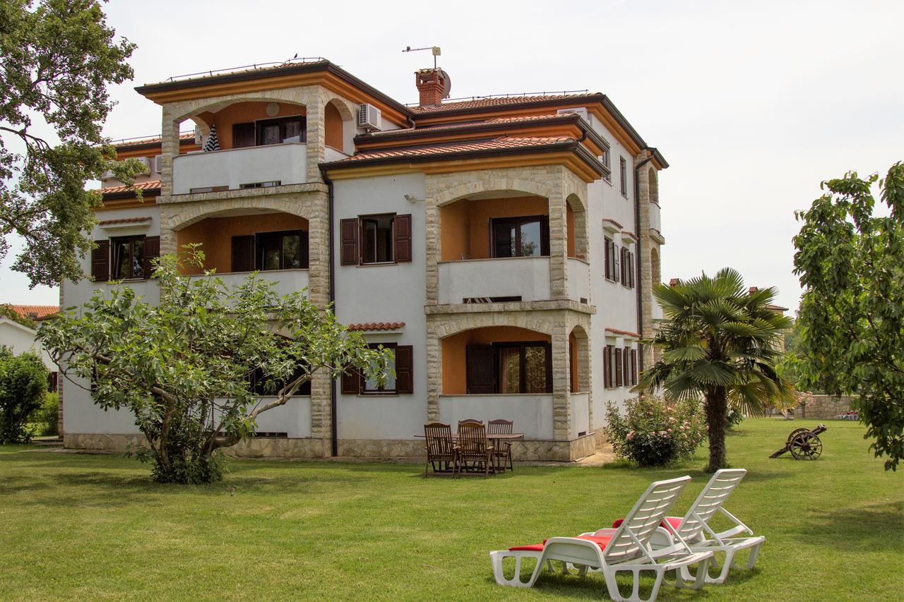 Villa Linet Funtana Ngoại thất bức ảnh